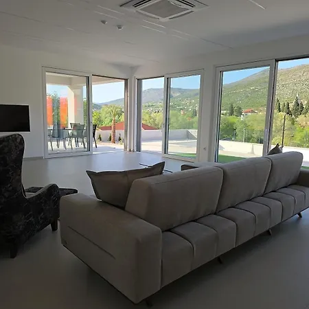 Lavie Suisse Villa *